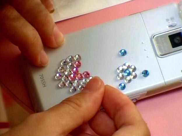 ラインストーンをはる